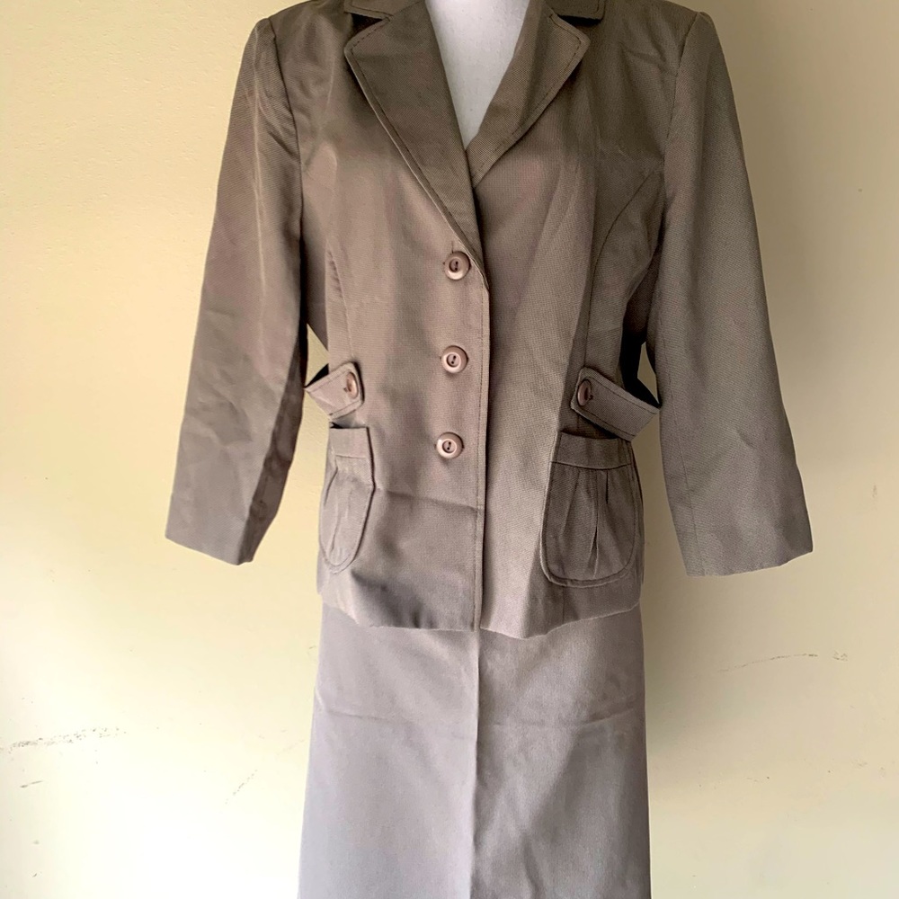 2 Piece Skirt Suite, Beige